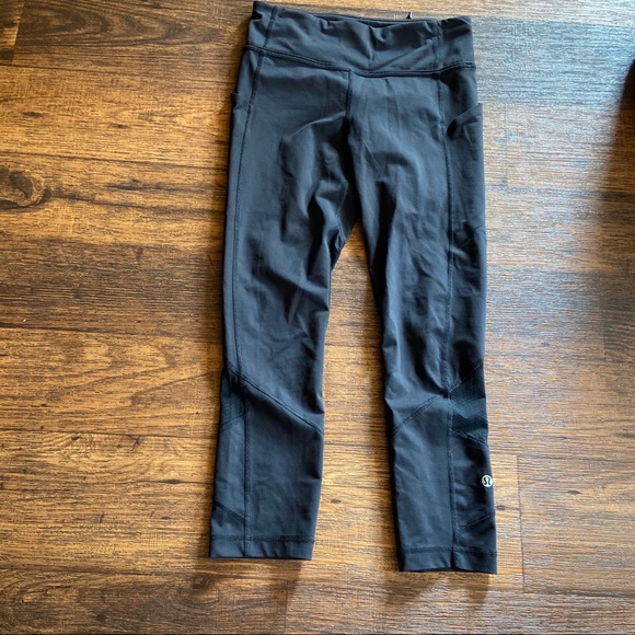 lululemon athletica Pants - Lululemons crop leggings